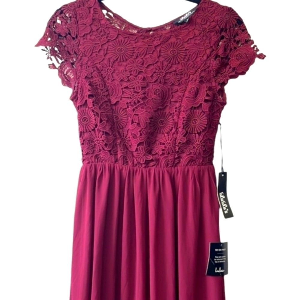 LULUS The Greatest Lace Maxi Dress Burgundy Crew Backless Cap Sleeves Sz SM NWT - Picture 5 of 15